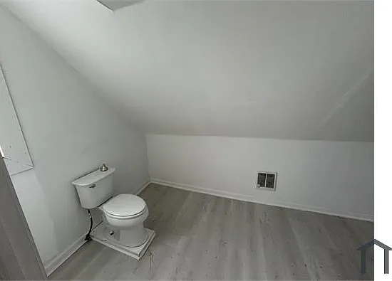 11010 Dove Ave #3 — Photo 7