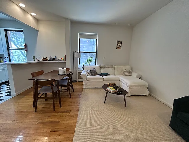 1402 Lexington Ave #2 — Photo 1