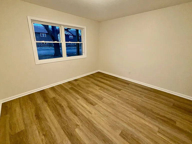 Sherwood Forest Apartments — Photo 20