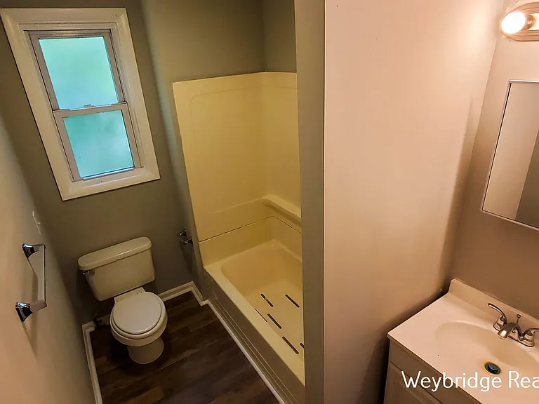 942 Mansion Ave — Photo 11