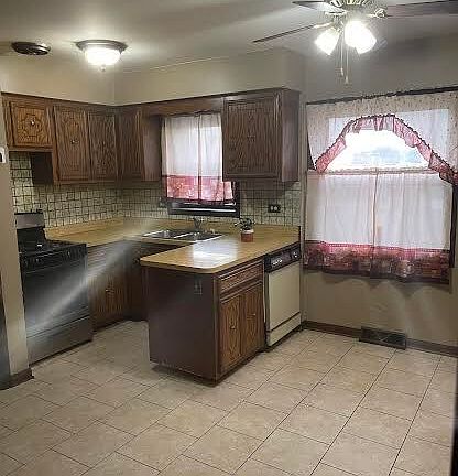 3rd image of 7843 Natchez Ave