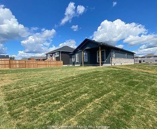 2nd image of 52 Potter Dr