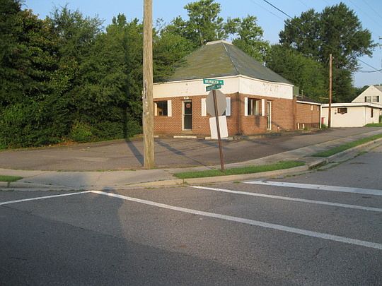 1st image of 3401 Oaklawn Blvd