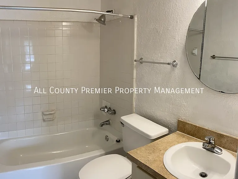 5524 Saint Joseph Blvd — Photo 10