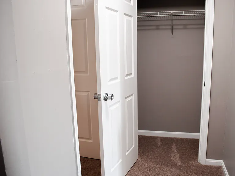 Lakeview — Photo 11
