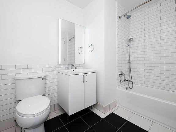 4th image of 70 Pine St APT 2204