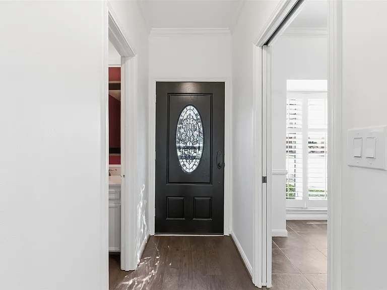 8614 Oakford Dr — Photo 3