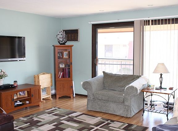 2nd image of 1615 S 115th Ct APT 6
