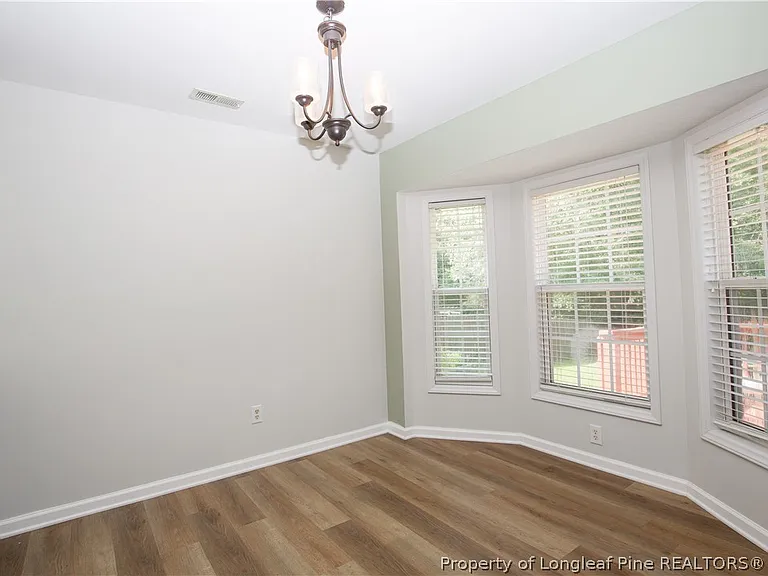 112 Raymond St — Photo 18