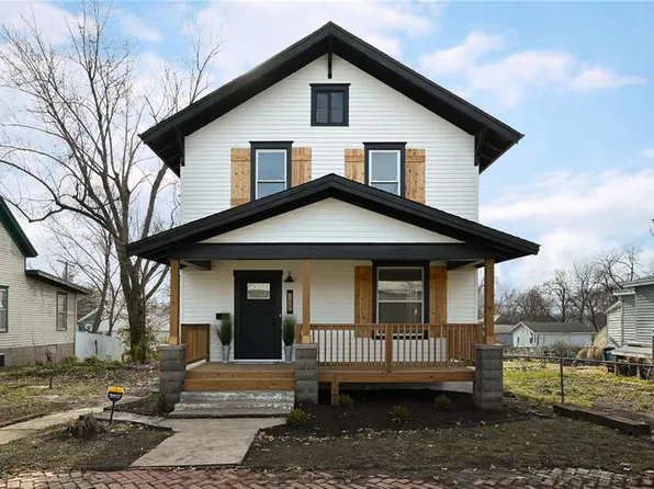 205 W Wea St, Paola, KS 66071