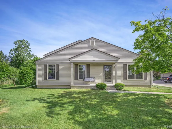 3000 High Pointe Ridge Rd, Lake Orion, MI 48359