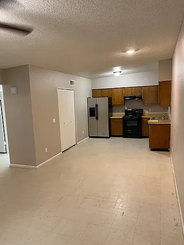 403 E Quail Ave Photo 1