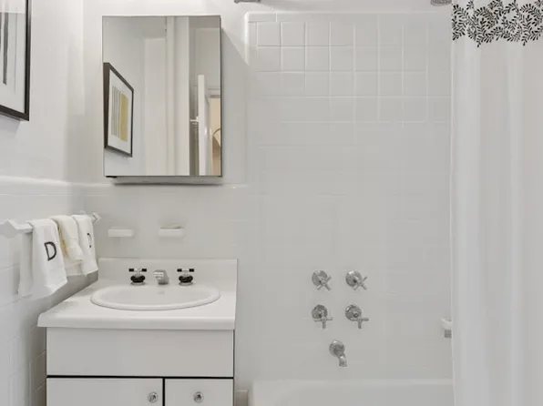 29 West 64th Street image 9 of 11