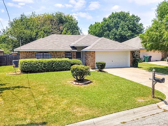 4th image of 805 Brock Cir
