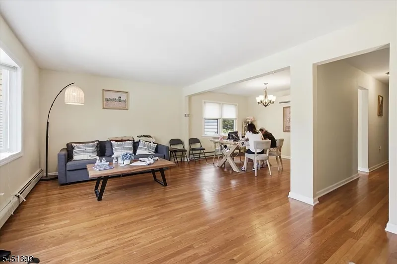 3 bed, 2.0 bath, $4,200 — Photo 2