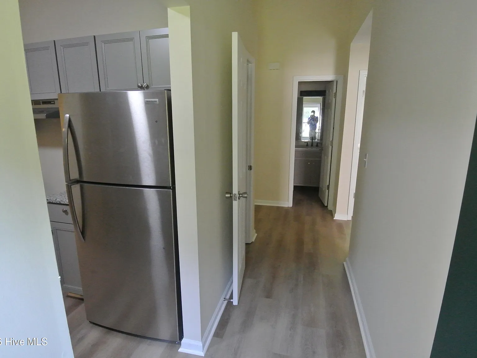 2 bed, 2.0 bath, $1,300 — Photo 3