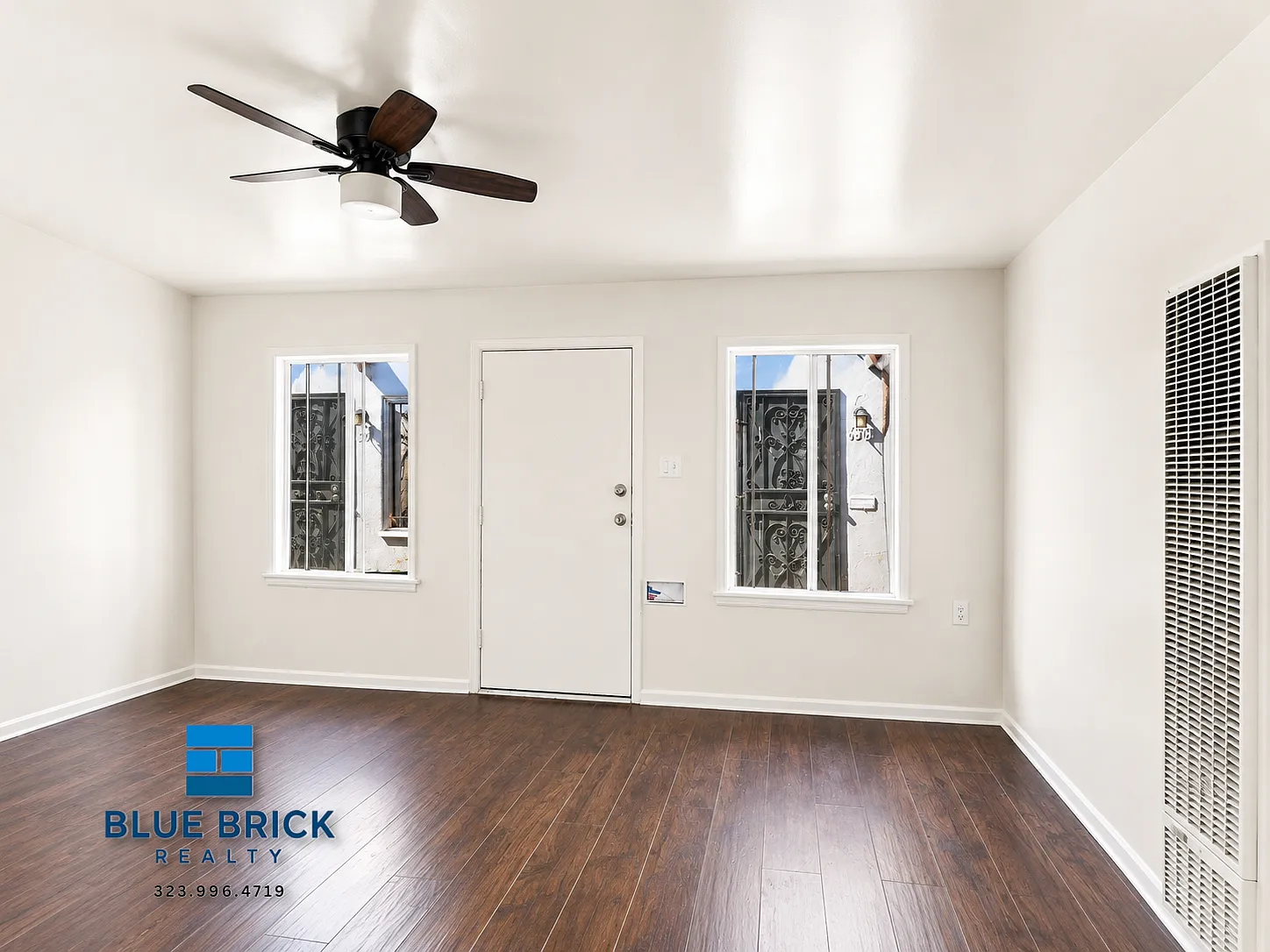 Charming 1-Bedroom Apartment in a Convenient Huntington Park Location — Photo 1