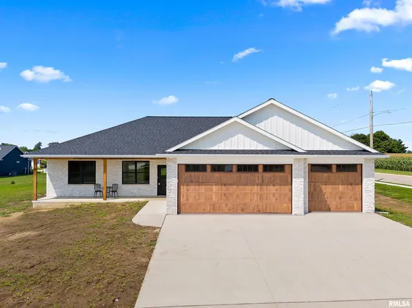 145 E Margarete St, Tremont, IL 61568