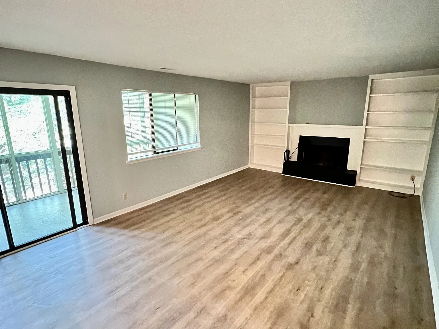 2 bed, 1.5 bath, $1,400 — Photo 4