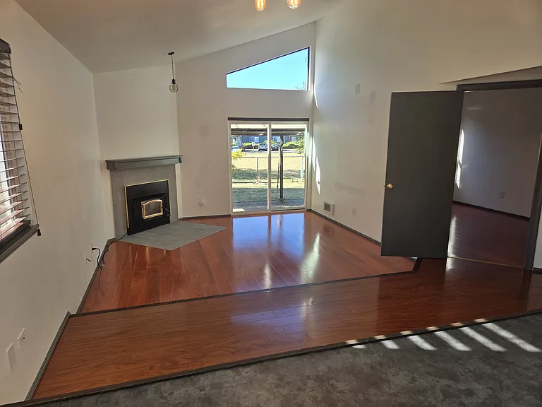 801 S 22nd Pl #A — Photo 2