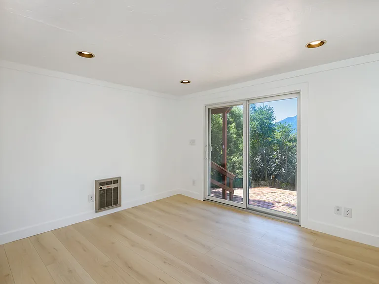 161 Sacramento Ave #1 — Photo 1