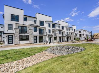 2076 S Holly St UNIT 2, Denver, CO 80222