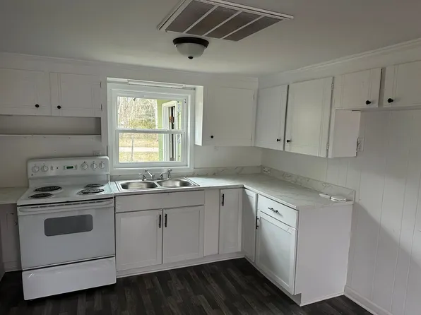 Close to everything in Summerville!