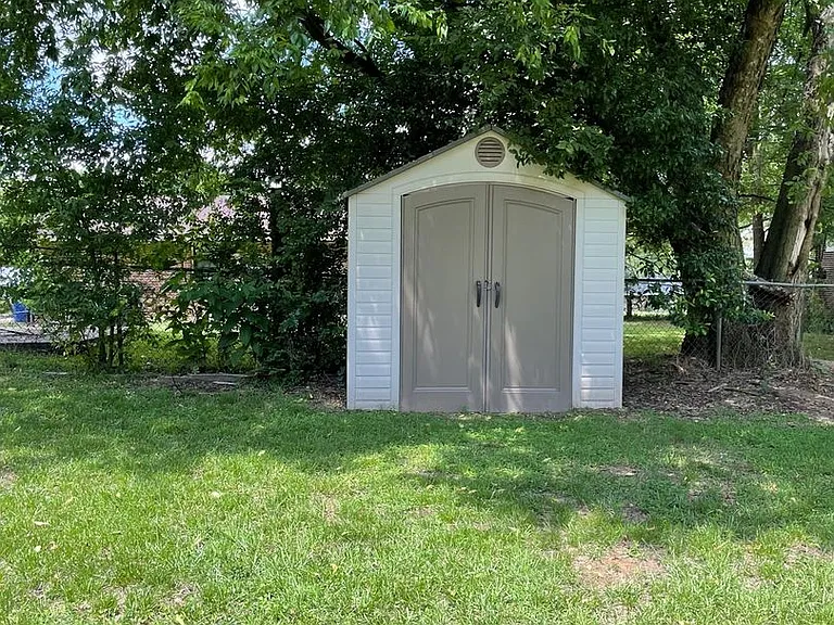 109 Sara Ln — Photo 21
