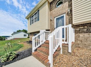 540 Harkrader St, Christiansburg, VA 24073