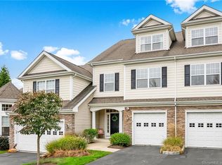 7 Dogwood Ct, Middlebury, CT 06762