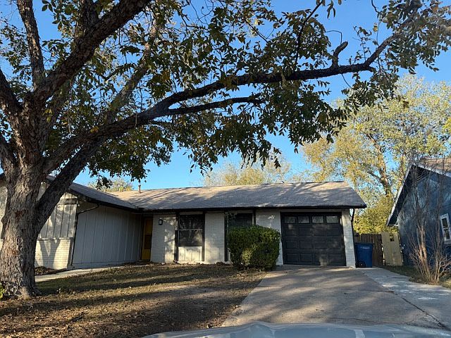 1st image of 2104 Deadwood Dr