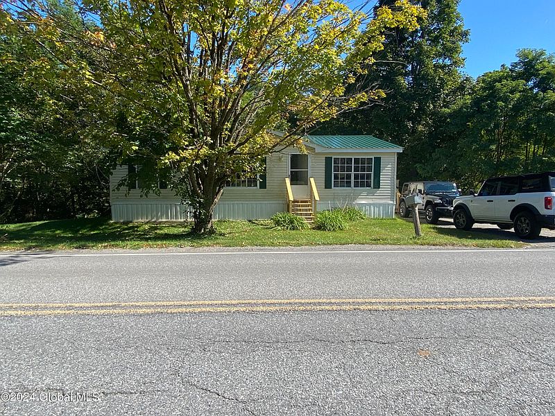 2nd image of 1720 Creek Road