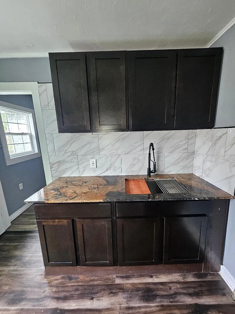 Glenwood — Photo 1