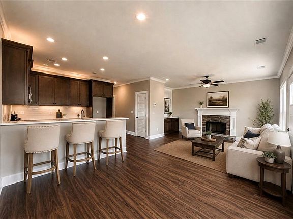 5th image of 138 Sunflower Cir NE