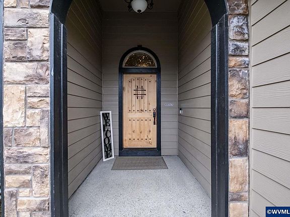 3rd image of 6036 Lillian St SE