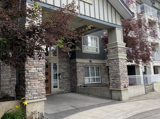 35 Richard Ct SW, Calgary, AB T3E7N9