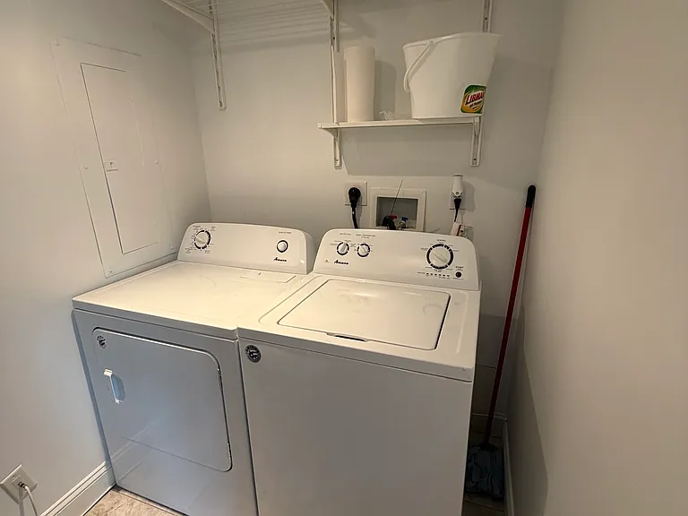 2060 Fairfield Beach Rd — Photo 3