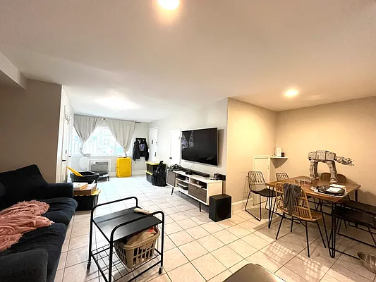 Rented by Voro New York | media 18