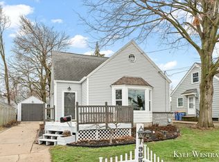 905 Hollywood St NE, Grand Rapids, MI 49505