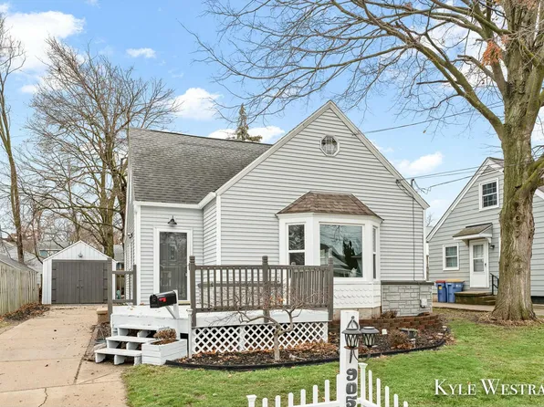 905 Hollywood St NE, Grand Rapids, MI 49505