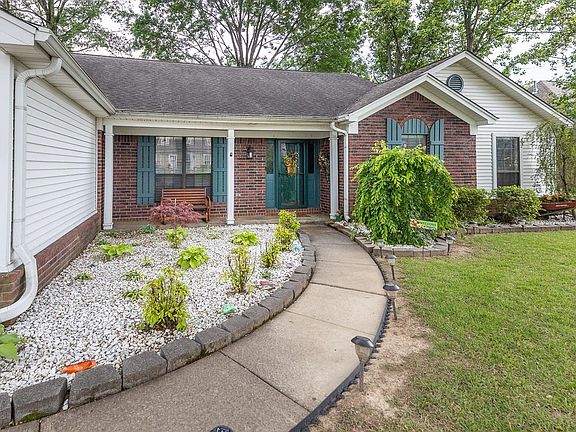 2nd image of 4867 Cassell Dr