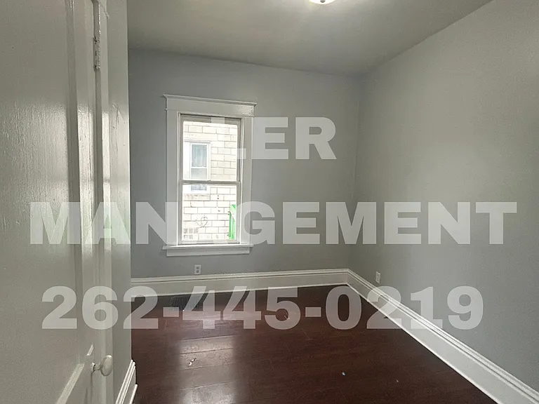 7324 38th Ave — Photo 5