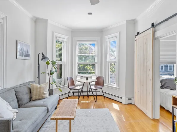 28 Pinckney St APT 3, Somerville, MA 02145