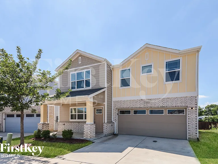 310 Niki Dr — Photo 2