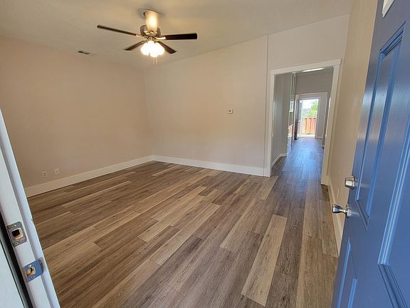 3rd image of 1806 Sacramento St