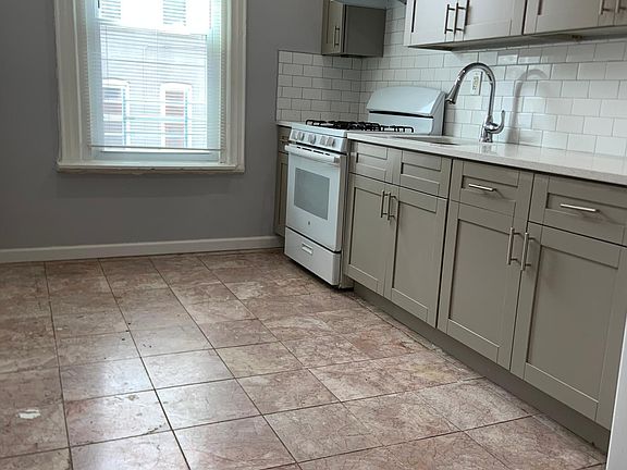 5th image of 1129 Manor Ave #F