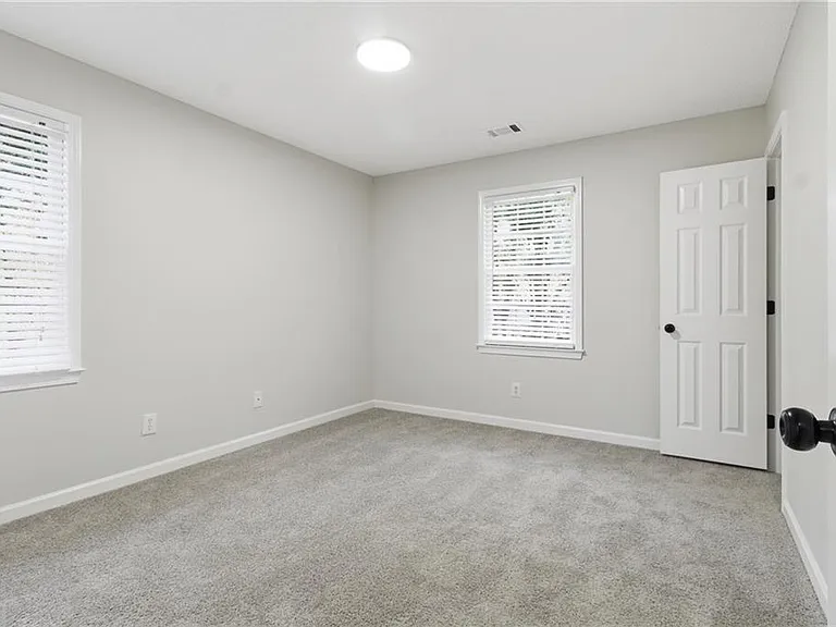 2110 Meadow View Ct — Photo 15
