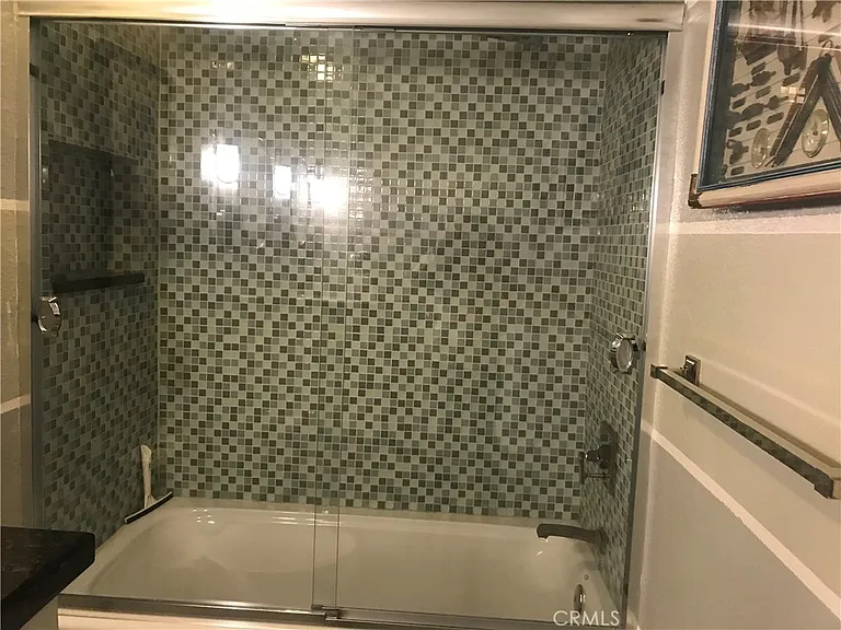 350 Villa Point Dr — Photo 19