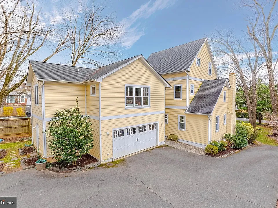 6908 Elm St