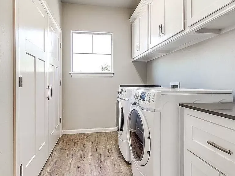 29 E Hurd St — Photo 9